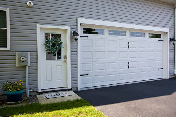 24/7 Emergency Garage Door Panel Replacement experts in Wynne, AR